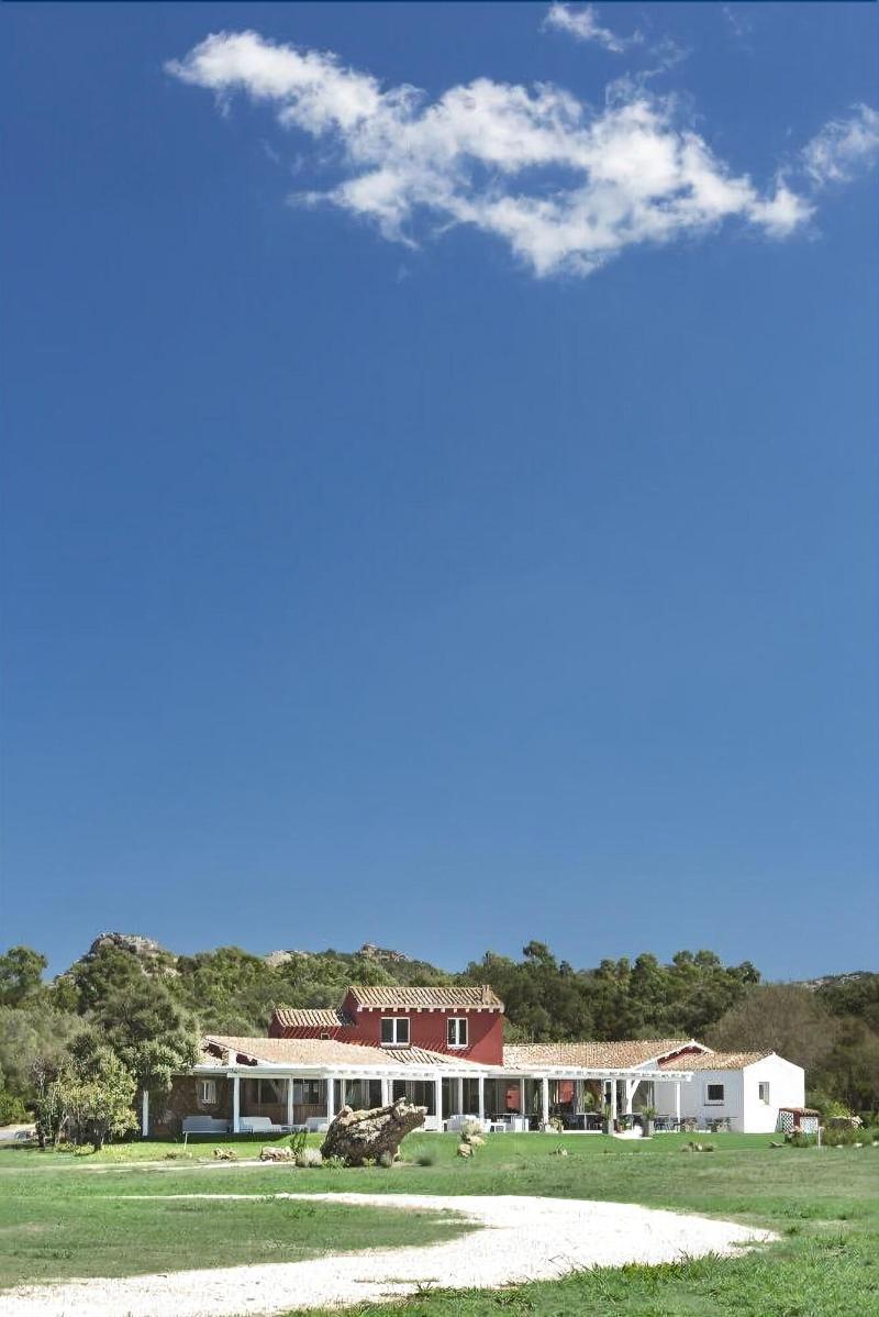 Li Neuli Country Club Ξενοδοχείο San Pantaleo Εξωτερικό φωτογραφία