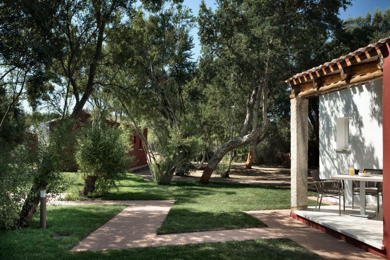 Li Neuli Country Club Ξενοδοχείο San Pantaleo Εξωτερικό φωτογραφία