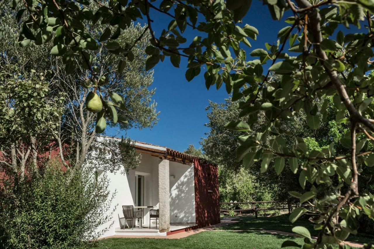 Li Neuli Country Club Ξενοδοχείο San Pantaleo Εξωτερικό φωτογραφία