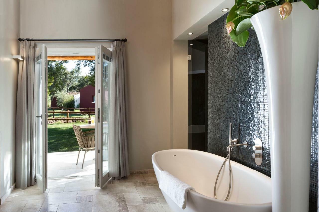 Li Neuli Country Club Ξενοδοχείο San Pantaleo Εξωτερικό φωτογραφία