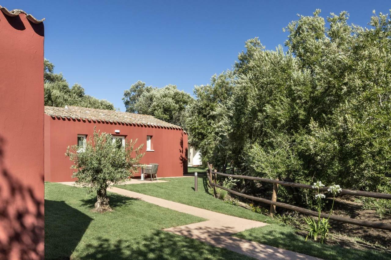 Li Neuli Country Club Ξενοδοχείο San Pantaleo Εξωτερικό φωτογραφία